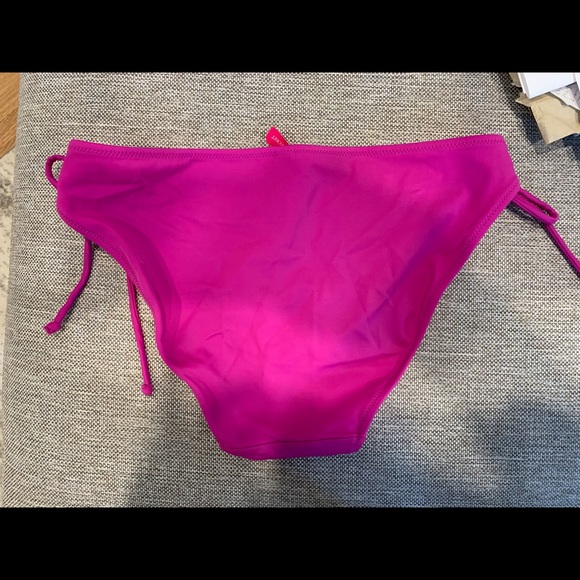 NWOT Victoria’s Secret String Bikini Bottoms Size Large NEVER WORN - Picture 2 of 3